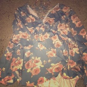 floral bell sleeved fashion top